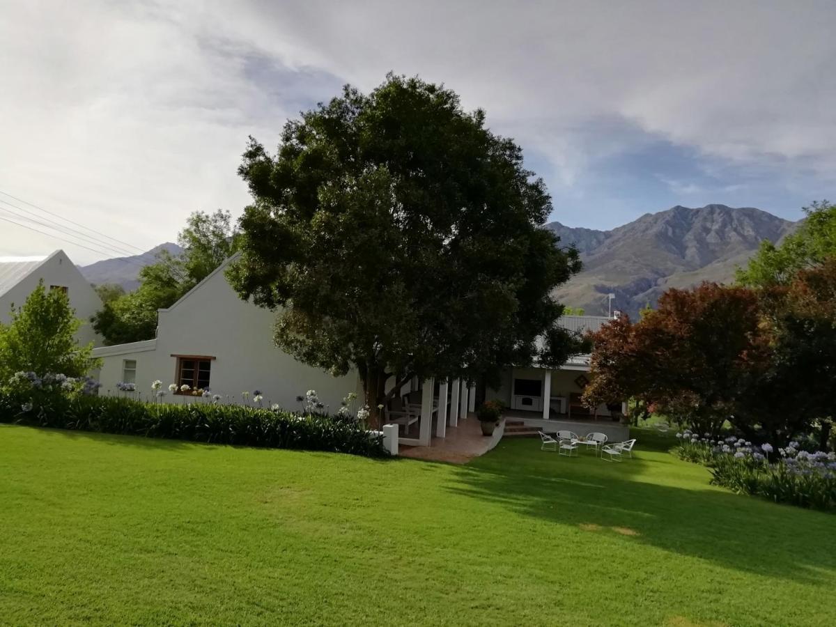 Bed and Breakfast Blue Lily Retreat Matjiesrivier  Екстер'єр фото